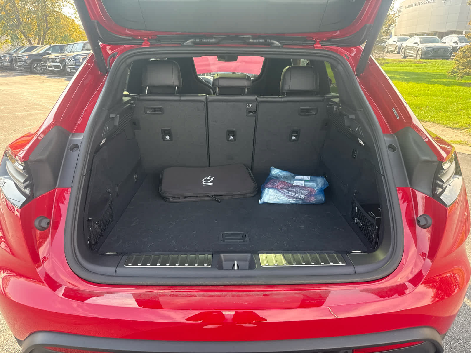 Used 2026 Porsche Macan GTS Electric AWD/4WD image 13