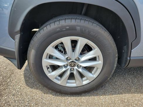 Used 2024 Toyota Corolla Cross LE w/ Moonroof Package FWD image 12