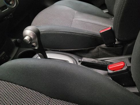 Used 2019 Nissan Versa SV image 26