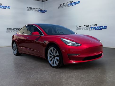 Used 2018 Tesla Model 3 Mid Range RWD image 3