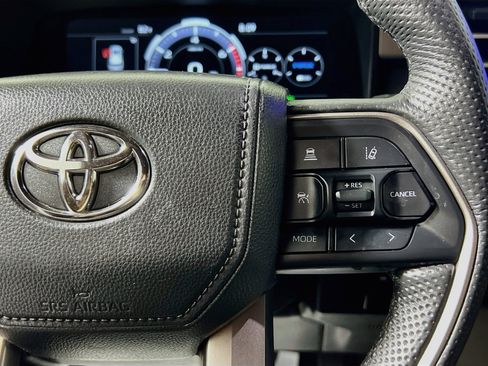 Used 2025 Toyota Sequoia Limited AWD/4WD image 19