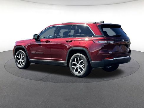 Certified 2025 Jeep Grand Cherokee Limited AWD/4WD image 3