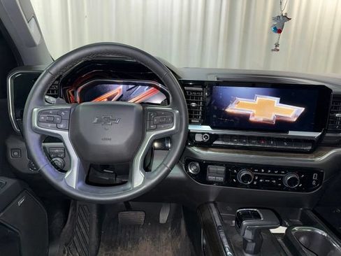 Used 2024 Chevrolet Silverado 1500 RST AWD/4WD image 18