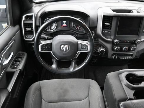 Used 2022 RAM 1500 Big Horn AWD/4WD image 3