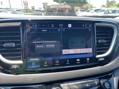 Used 2026 Chrysler Pacifica Select FWD image 30