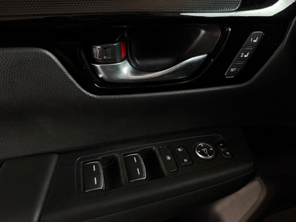 Used 2025 Honda CR-V EX-L image 25