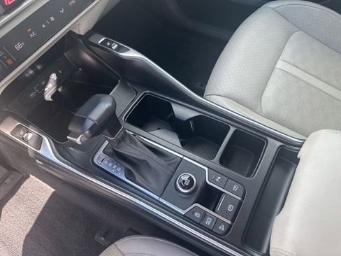 Used 2025 Kia Sorento S image 14