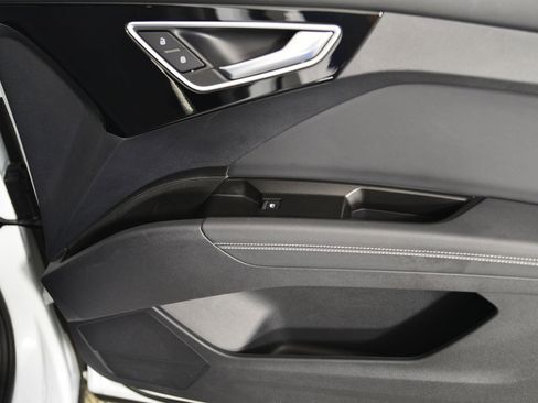 Used 2025 Audi Q4 e-tron Premium Plus w/ Premium Plus image 22