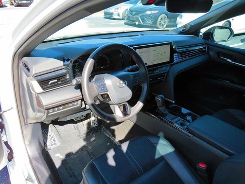 Used 2025 Toyota Camry LE image 12