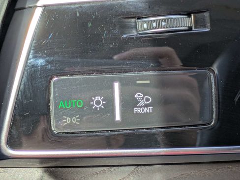 Used 2023 Audi Q8 Prestige AWD/4WD image 32