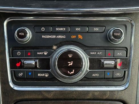 Used 2019 Lincoln Continental Select w/ Continental Climate Package image 15