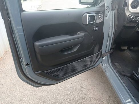 New 2025 Jeep Gladiator Sport image 37