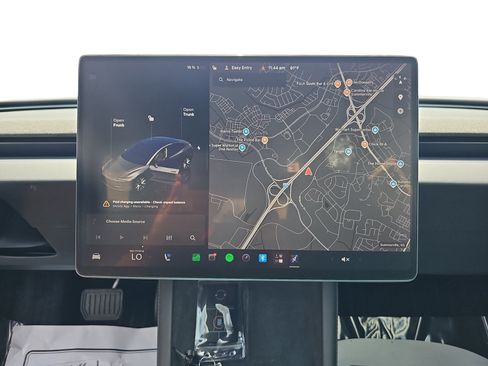 Used 2025 Tesla Model 3 Long Range AWD/4WD image 19