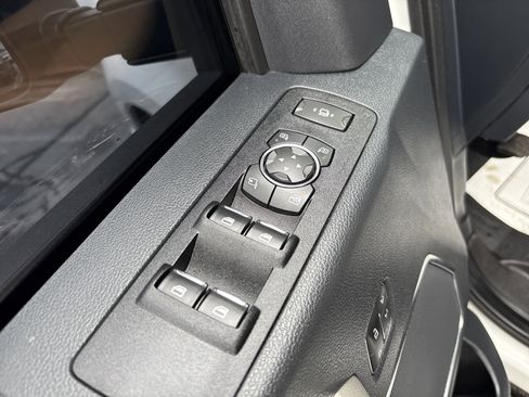 Used 2022 Ford F250 Lariat w/ Lariat Ultimate Package image 24