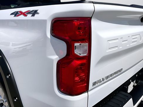 Used 2025 Chevrolet Silverado 1500 Custom AWD/4WD image 31