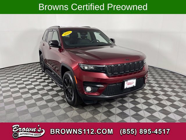 Used 2025 Jeep Grand Cherokee Altitude AWD/4WD image 1