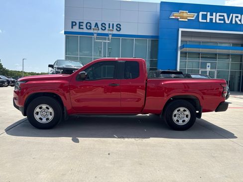 Used 2022 Nissan Frontier S w/ Technology Package RWD image 2
