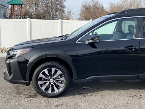 Used 2025 Subaru Outback Limited image 2