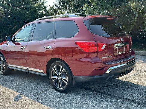 Used 2018 Nissan Pathfinder Platinum AWD/4WD image 8