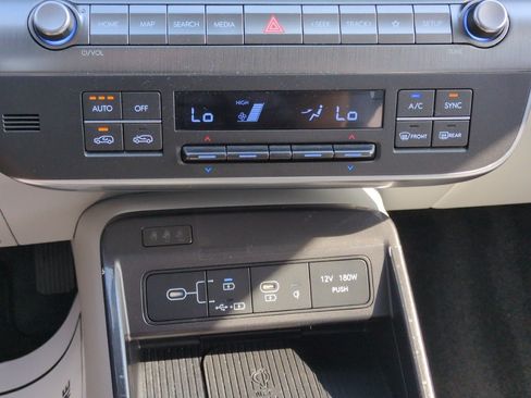 Used 2025 Hyundai Kona SEL FWD image 21