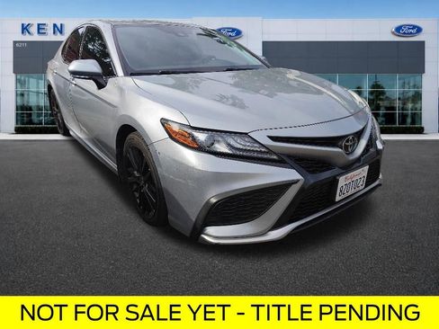 Used 2022 Toyota Camry XSE FWD image 1