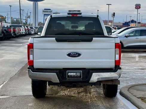 Used 2019 Ford F250 XLT w/ Snow Plow Prep Package image 4