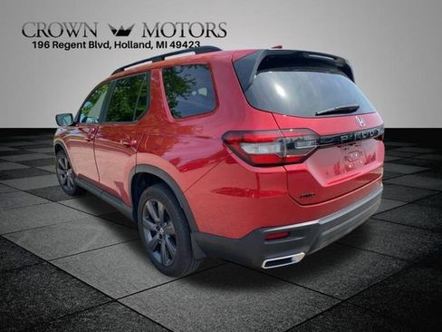 Used 2023 Honda Pilot Sport image 6