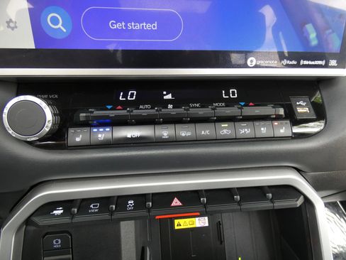 Used 2024 Toyota Tundra Platinum image 47