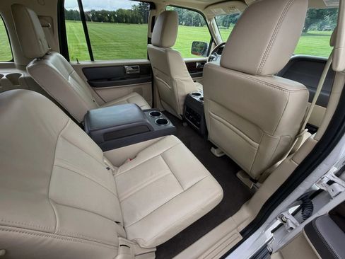 Used 2015 Lincoln Navigator L 4WD w/ Equipment Group 101A Reserve image 50