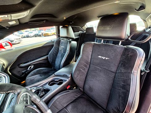 Used 2015 Dodge Challenger SRT w/ Technology Group image 10