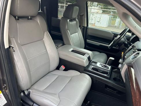 Used 2014 Toyota Tundra Limited w/ Limited Premium Package AWD/4WD image 17