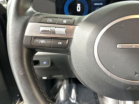 Used 2025 Hyundai Kona SEL image 30