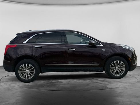 Used 2017 Cadillac XT5 Luxury w/ Driver Awareness Package FWD image 11