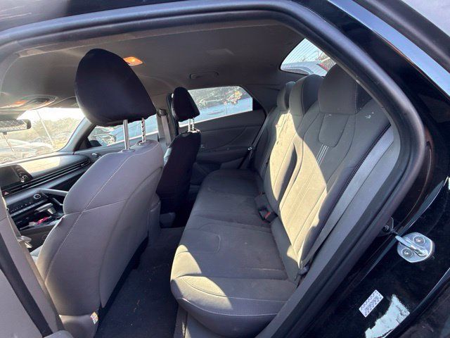 Used 2021 Hyundai Elantra SEL w/ Convenience Package FWD image 6