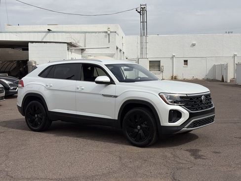 New 2026 Volkswagen Atlas Cross Sport SE image 2