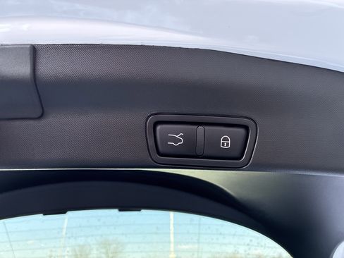 Used 2024 Alfa Romeo Stelvio Sprint image 32