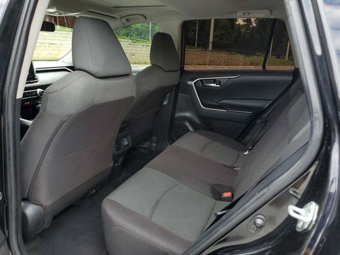 Used 2023 Toyota RAV4 XLE w/ Convenience Package FWD image 12