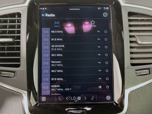 Used 2024 Volvo XC90 B5 Core w/ Protection Package Premier image 21