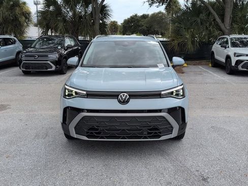 Used 2025 Volkswagen Taos SE FWD image 3