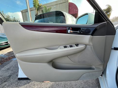 Used 2003 Lexus ES 330 image 9