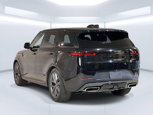 Used 2024 Land Rover Range Rover Sport SE AWD/4WD image 3