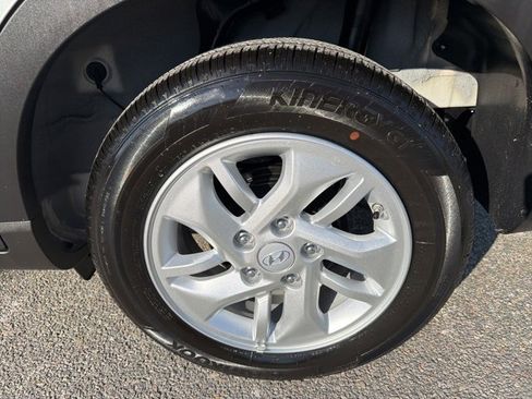 Certified 2025 Hyundai Venue SE image 34