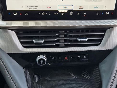 Used 2026 Ford Explorer Active RWD image 18