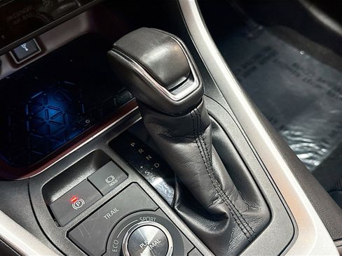 Used 2021 Toyota RAV4 Limited image 25