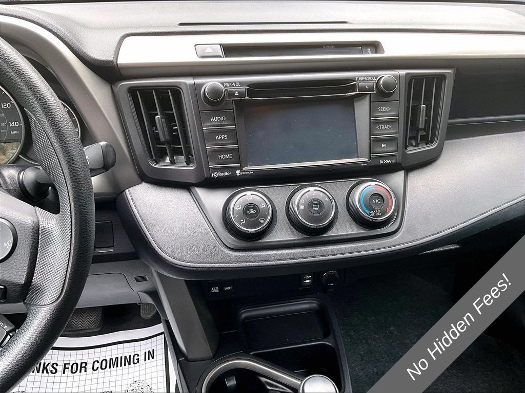 Used 2016 Toyota RAV4 LE AWD/4WD image 5