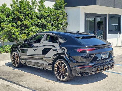 Used 2024 Lamborghini Urus S AWD/4WD image 3