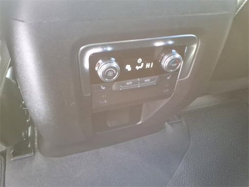 Used 2025 GMC Yukon Denali image 15