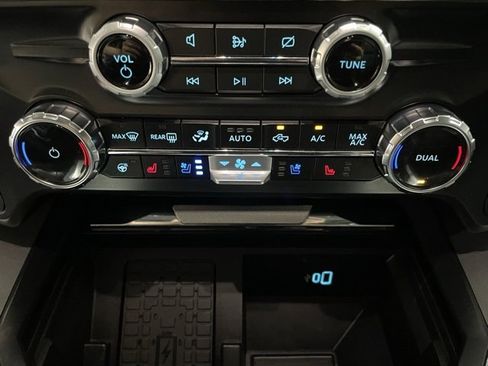 Used 2024 Ford F450 Lariat w/ Chrome Package image 15