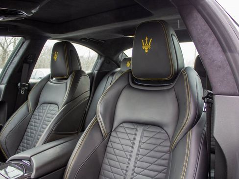 Used 2022 Maserati Ghibli Modena Q4 image 12