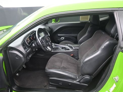 Used 2017 Dodge Challenger GT w/ GT Interior Package AWD/4WD image 9